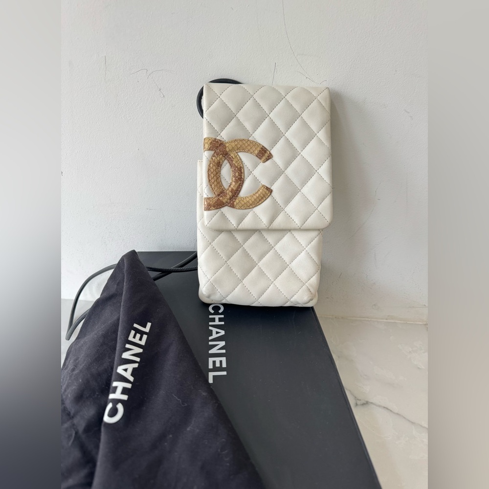 Chanel
Ligne Cambon Phone Crossbody Bag box and dustbag vintage - Picture 7 of 16